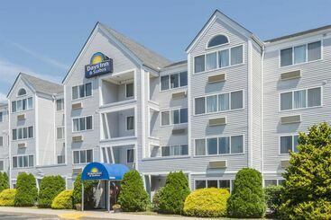 هتل Days Inn & Suites By Wyndham Groton Near The Casinos