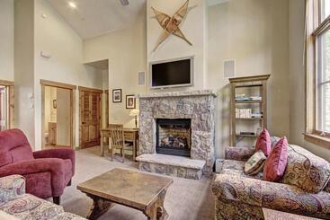 هتل Mountain Thunder Lodge