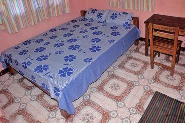 پانسیون Auro Gp Guest House