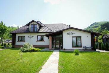 ペンション Chalet Bora