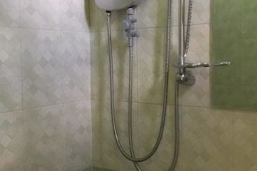 هاستل Racadisson Tourist Inn