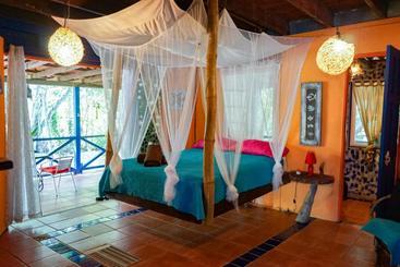 پانسیون Mosana Reef Garden B&b