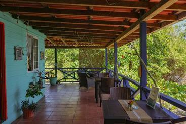 پانسیون Mosana Reef Garden B&b
