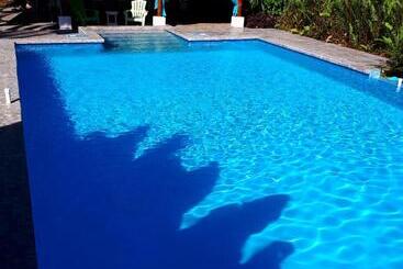 بنسيون Tropical Paradise Bungalows