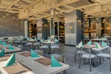 Hotel Dit Majestic Beach Resort