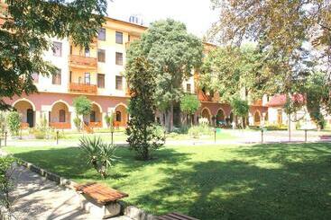 Estreya Residence Hotel And Spa