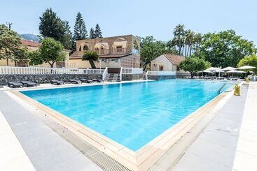 هتل Riverside Garden Resort