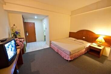 בית מלון כפרי Phayao Northern Lake