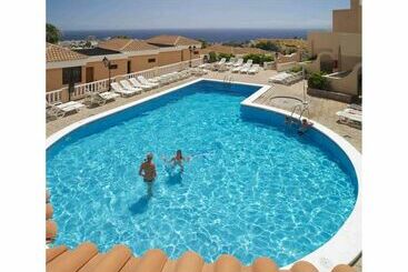 Paradise Court Apart