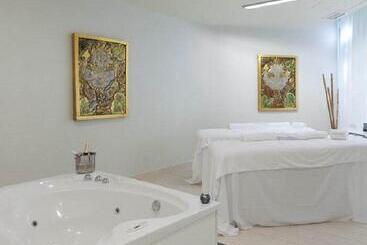 Adrián Hoteles Roca Nivaria