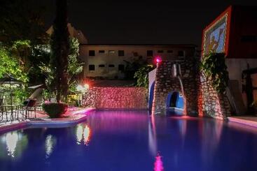هتل Xbalamqué & Spa Cancún Centro