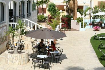 استراحتگاه Chayofa Country Club