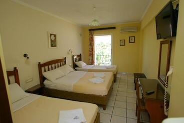 Village Inn Studios & Family Apartments