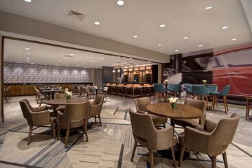 هتل Four Points By Sheraton Boston Newton