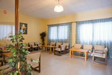 هتل Hostal La Perla