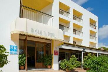 هتل Hostal La Perla