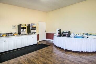 هتل Main Gate Kissimmee Formally Road Way Inn