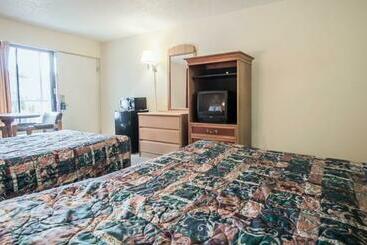 هتل Main Gate Kissimmee Formally Road Way Inn