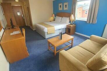 هتل The Telford Whitehouse