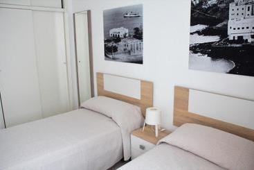 هتل Apartamentos Tao Laia