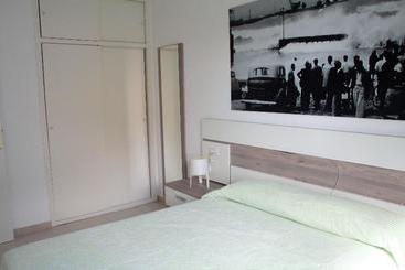 هتل Apartamentos Tao Laia