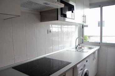 هتل Apartamentos Tao Laia