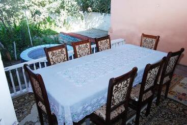 פנסיון Khiva National House