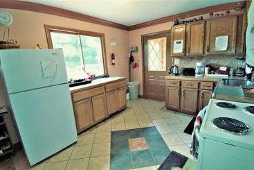 A_lazy_river_cabin