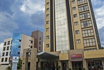 هتل Slaviero Executive Pinhais