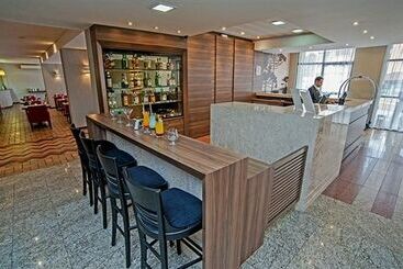 هتل Slaviero Executive Pinhais