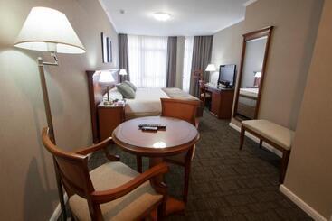 Otel Tucuman Center Suites&business