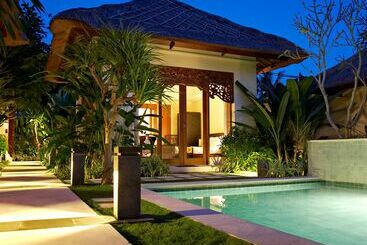 Pat-Mase Villas