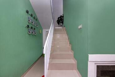 هتل Oyo 2808 D Residence Syariah