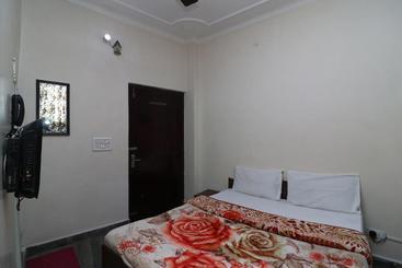 هتل Spot On Agarwal Lodge