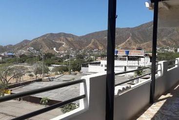 هاستل Hostal Casa Yhoanny