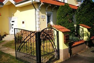 ペンション Kovács Vendégház