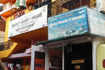 پانسیون Rocky Guesthouse
