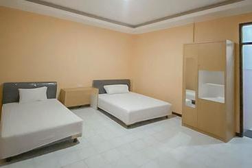 هتل Mahkota Residence Mitra Reddoorz
