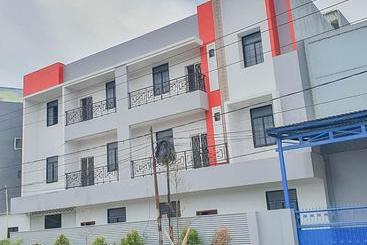 هتل Mahkota Residence Mitra Reddoorz
