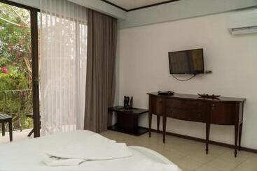 Layan Hotel & Spa
