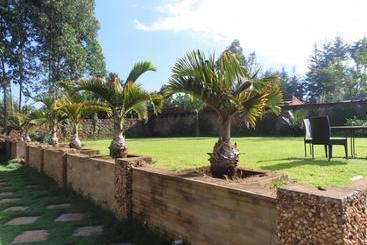 هتل Khwesa Resort