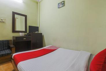 هتل Oyo 27059  Grand City