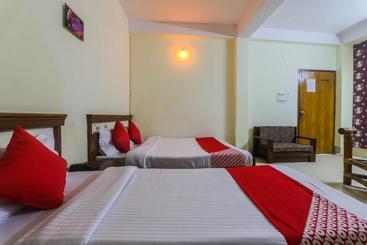 هتل Oyo 27059  Grand City