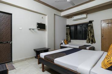 هتل Spot On 76219 Sukhana Residency
