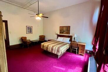 فندق The Monarch