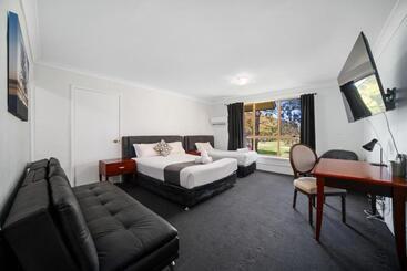 فندق Lakeside Inn Wollongong