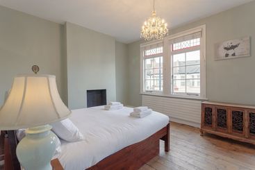 4 Bedroom Victorian House Near Notting Hill