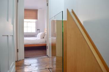 Central 2 Bedroom House In Waterloo