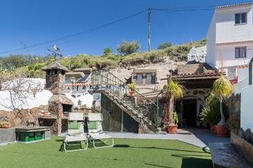 Casa Cueva El Mimo