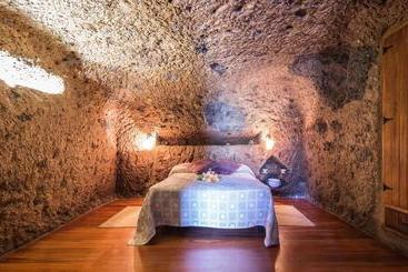 Casa Cueva El Mimo